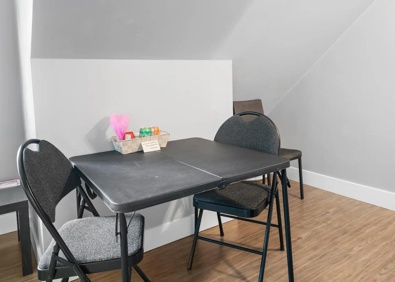 Apartment Separate Suite In Prestigious Linley Valley Nanaimo