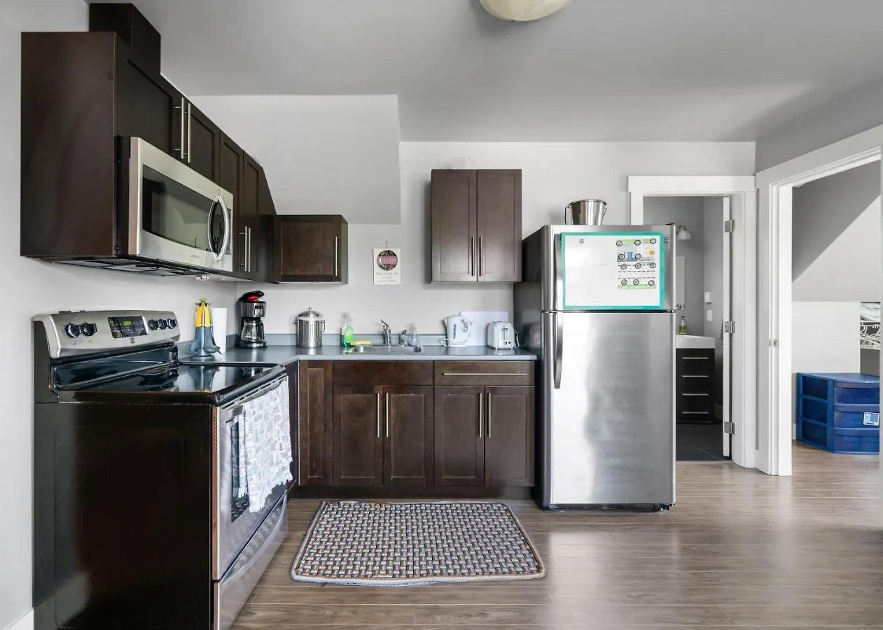 Separate Suite In Prestigious Linley Valley Nanaimo Canada