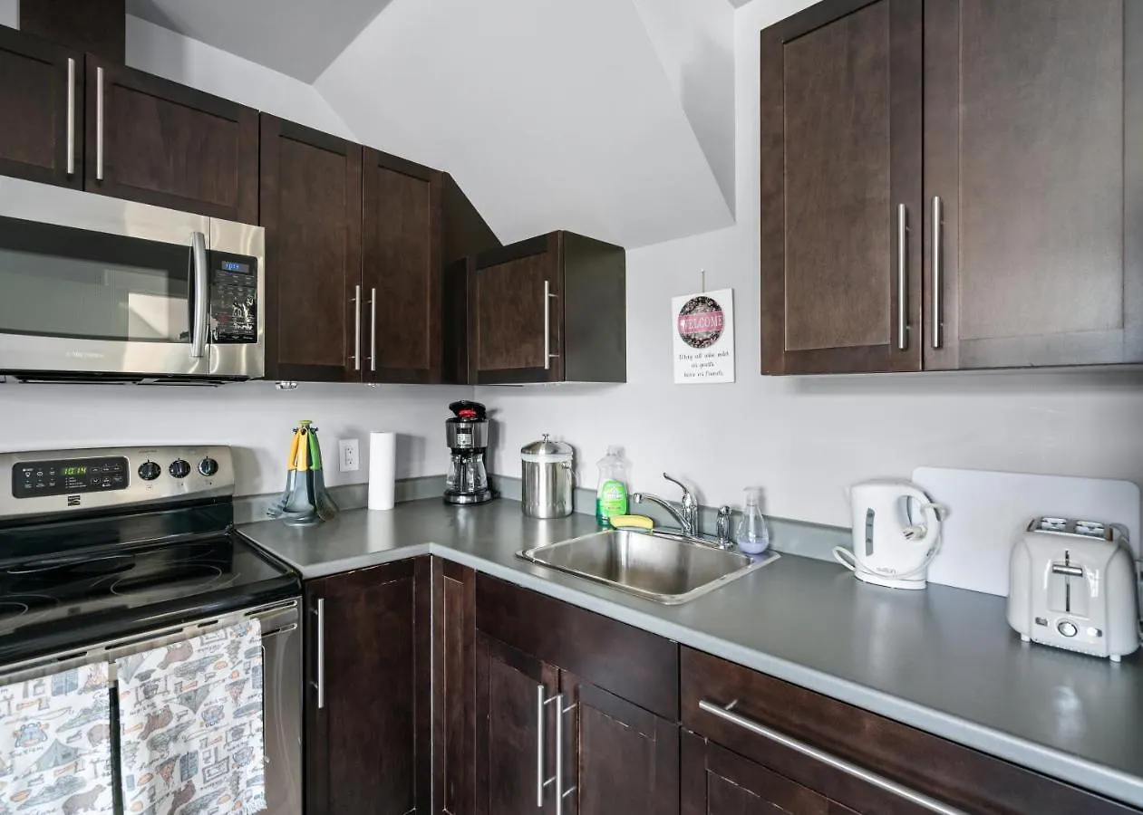 Separate Suite In Prestigious Linley Valley Nanaimo 0*,  Canada