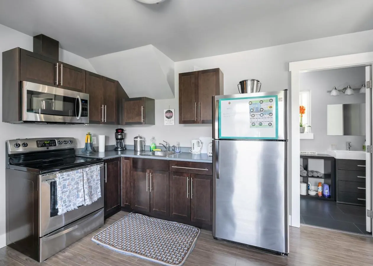 Apartment Separate Suite In Prestigious Linley Valley Nanaimo Canada